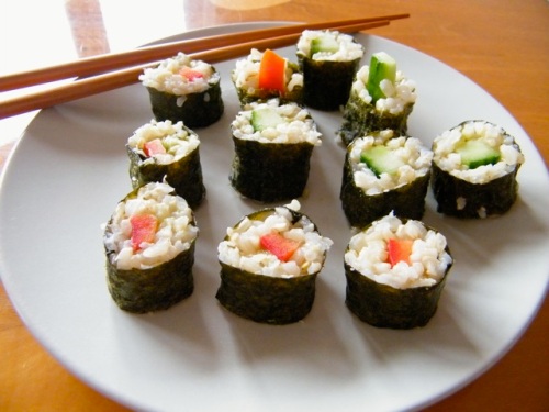 Maki sushi with brown rice