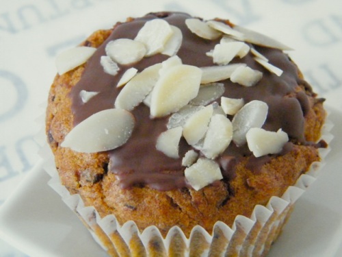 spicy pumpkin muffins with dark chocolate and almonds
